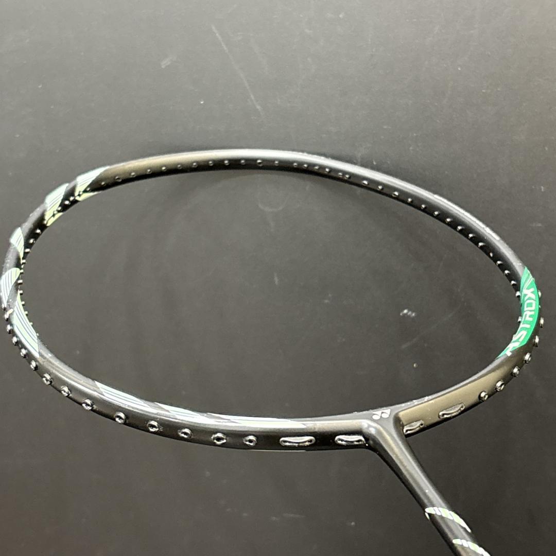 YONEX　ヨネックス　ASTROX　11　バトミントンラケット　ガット無し