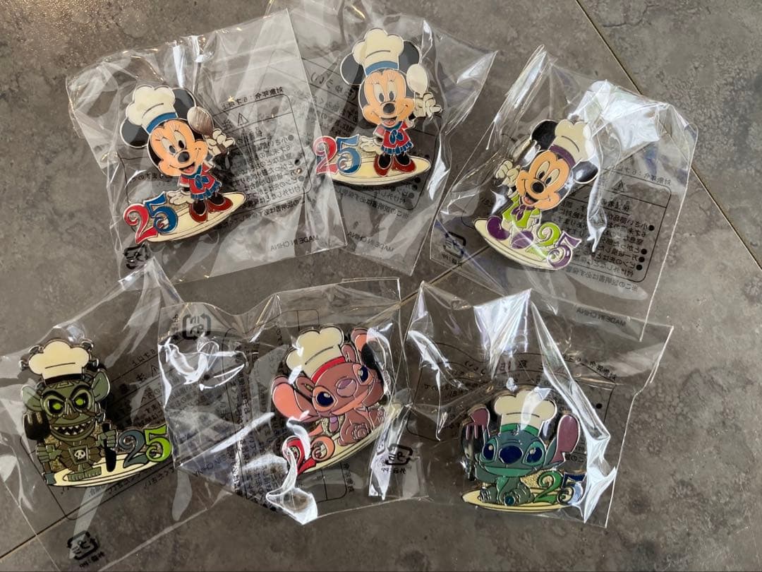【未開封】ディズニー公式 ピンズ（シー内ゲーム景品）49個※一ヶ開封あり