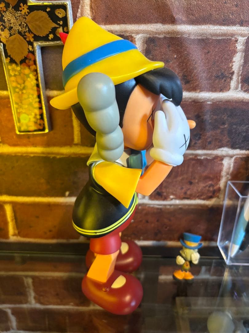 カウズ KAWS Pinocchio & Jiminy Cr