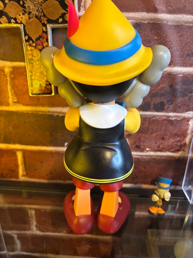 カウズ KAWS Pinocchio & Jiminy Cr