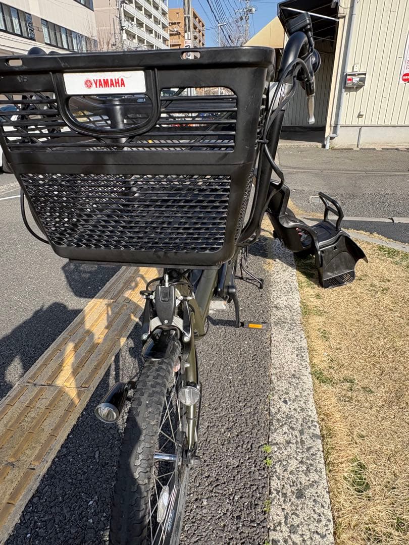 中古20㌅YAMAHA電動アシスト自転車　8.9Ah 大阪　083