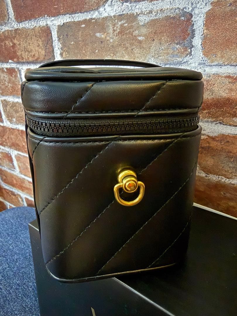 YSL ブラックレザーショルダーバッグ