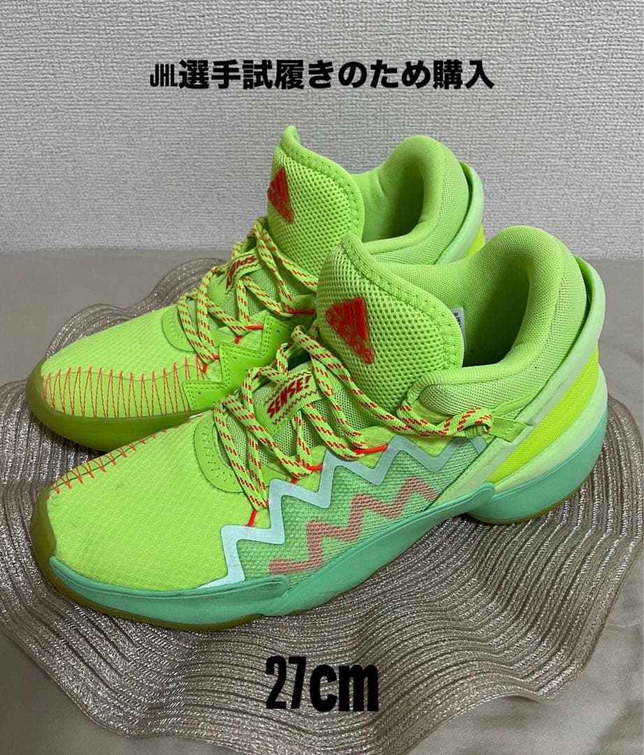adidasバスケットボールシューズ