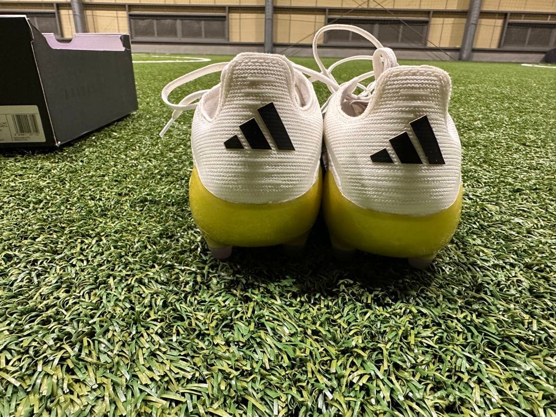サッカースパイクF50エリートagモデル 27cm