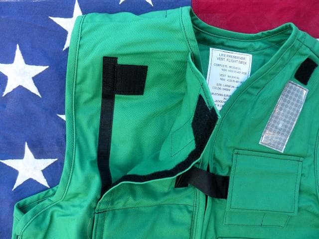 米軍 NAVY デッキクルー ライフプリザーバー ベスト 緑　Ｌ MK-1　04