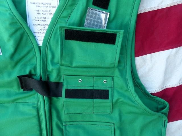 米軍 NAVY デッキクルー ライフプリザーバー ベスト 緑　Ｌ MK-1　04