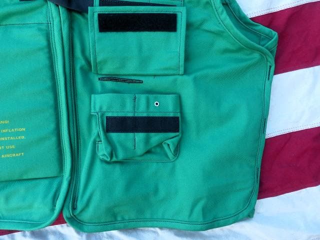 米軍 NAVY デッキクルー ライフプリザーバー ベスト 緑　Ｌ MK-1　04