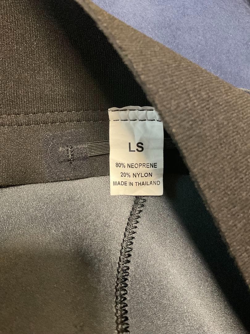 美品！クイックシルバー SYNCRO　シーガル　ウェットスーツ サイズLS