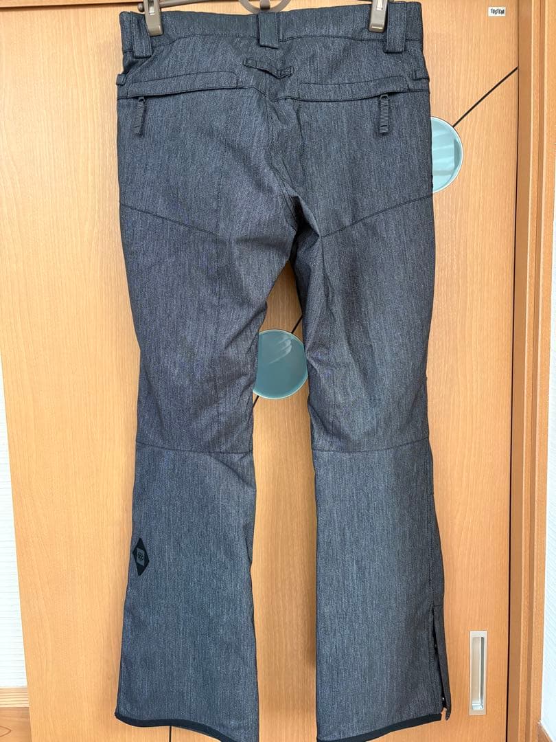 686スノーボードパンツ ダークグレー 女性用