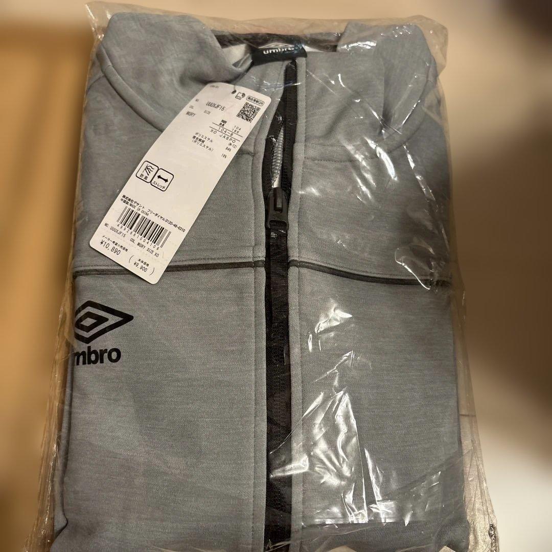 新品未使用　umbro COACHERS（アンブロコーチャーズ）　上下セット