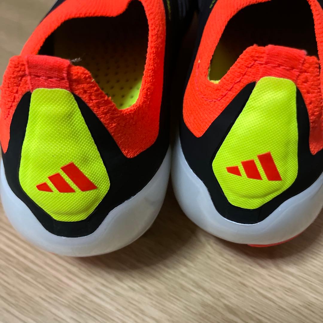【adidas】スタッド取替式サッカースパイクPREDATORエリート23cm