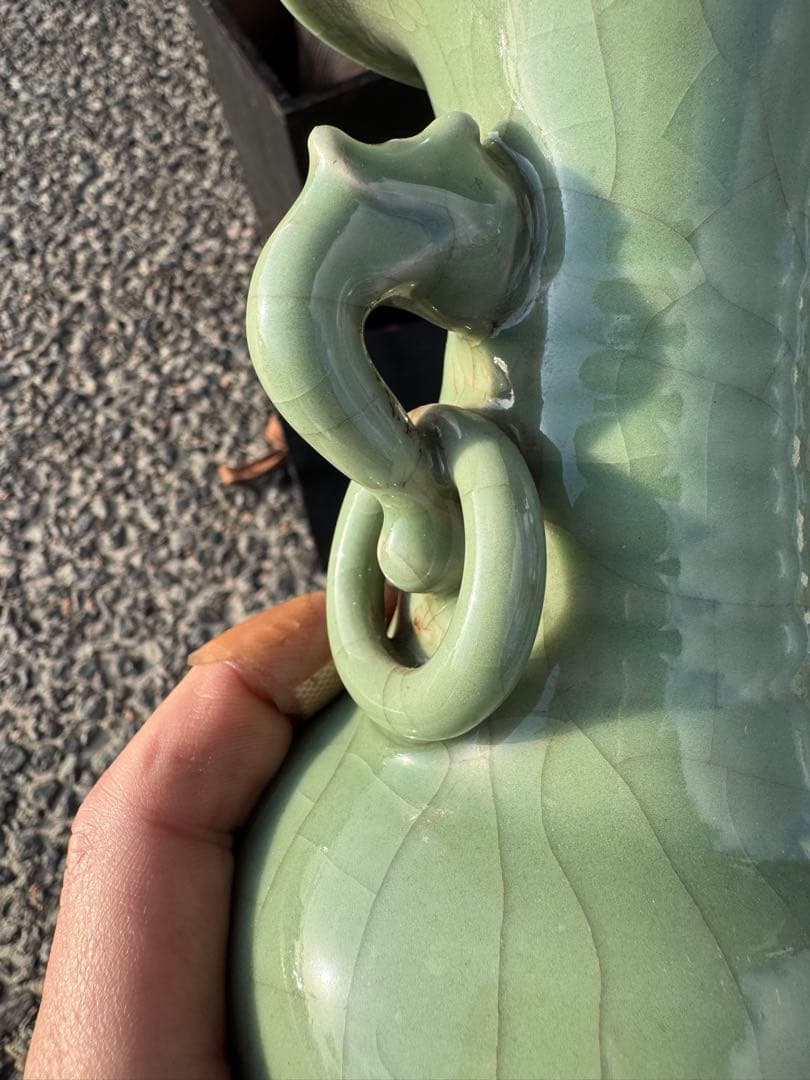 ‼️最終最後の値段‼️唐物買取3/5①‼️中国龍泉窯製で双耳魚文青磁花瓶‼️無傷です‼️