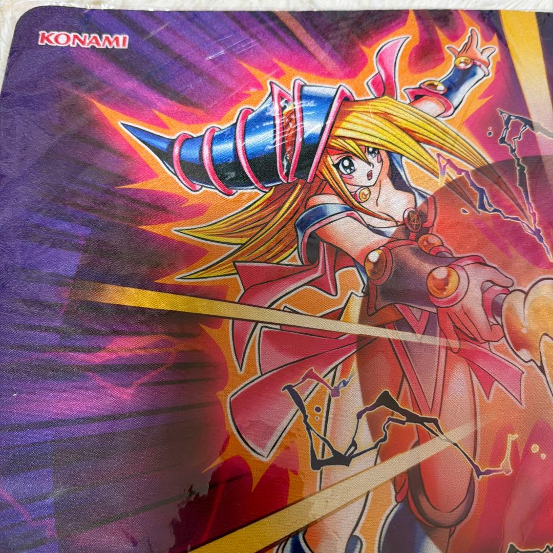 遊戯王OCG プレイマット　ブラック・マジシャン・ガール