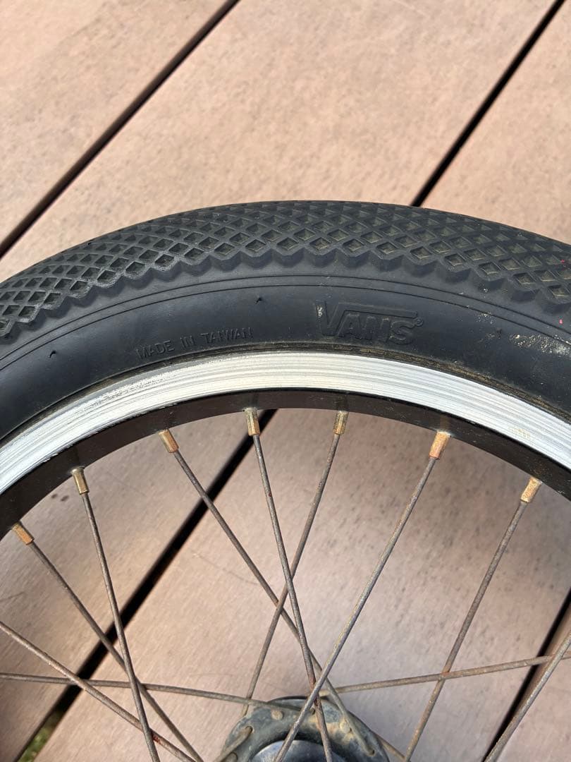 CULT 16インチ ホイール　タイヤ　BMX用　16✖️2.3 フロント