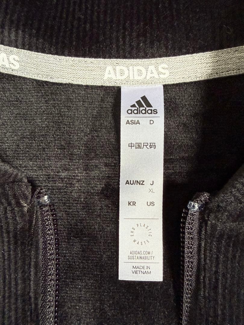 adidasゴルフレディース　ベロアストレッチセットアップ
