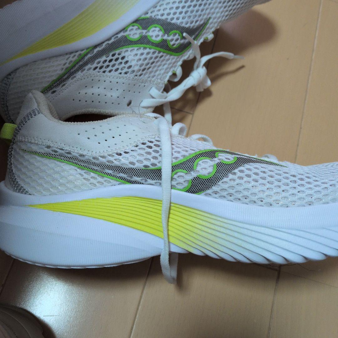 サッカニー キンバラ14 新品 ウィメンズ25.5 マラソン ランニング
