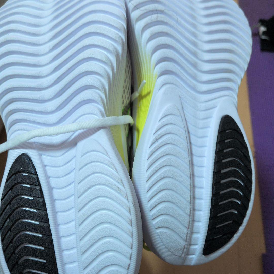 サッカニー キンバラ14 新品 ウィメンズ25.5 マラソン ランニング