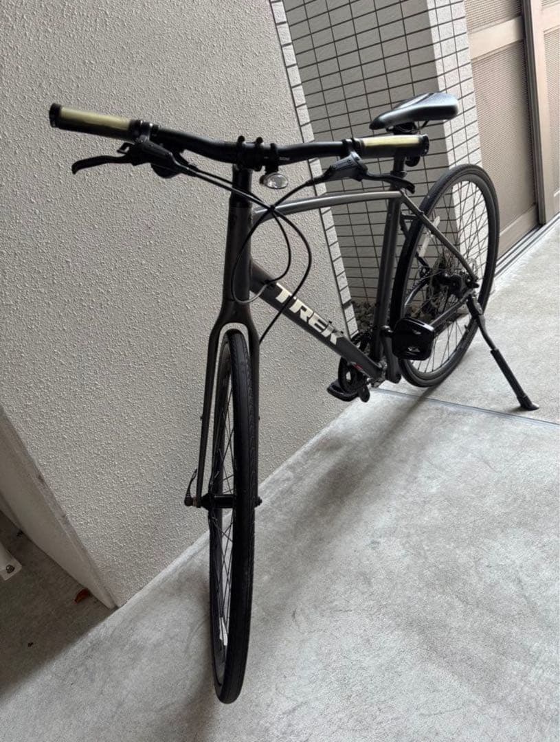 Trek ブラック ロードバイク
