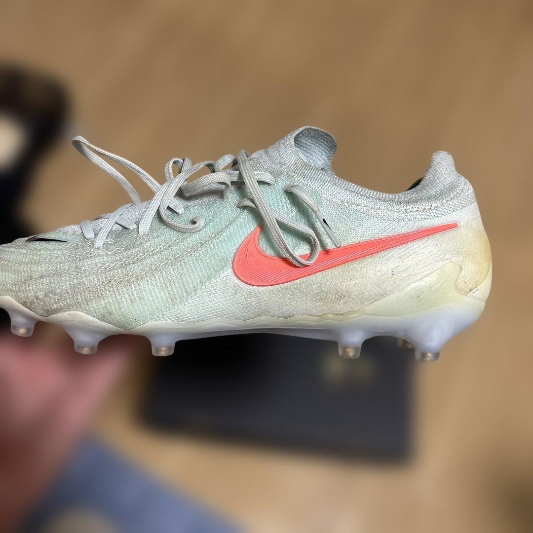 Nike Phantom GT サッカーシューズ ホワイト/ピンク