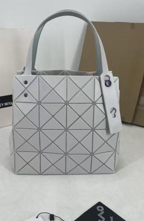 ISSEY~ MIYAKE ~ BAOトートバッグ グレー