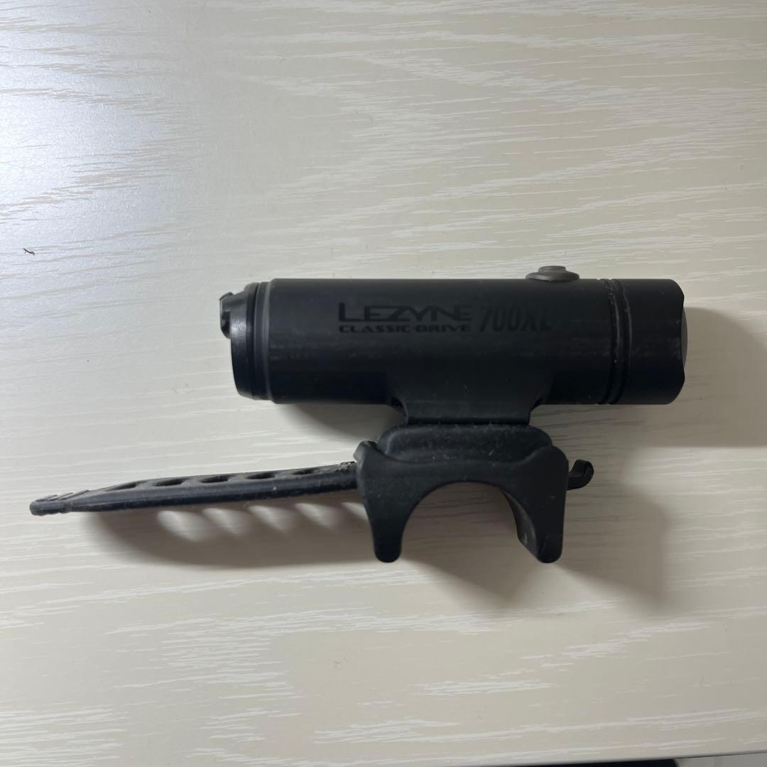 ken　フロントライト　自転車　LEZYNE CLASSIC DRIVE