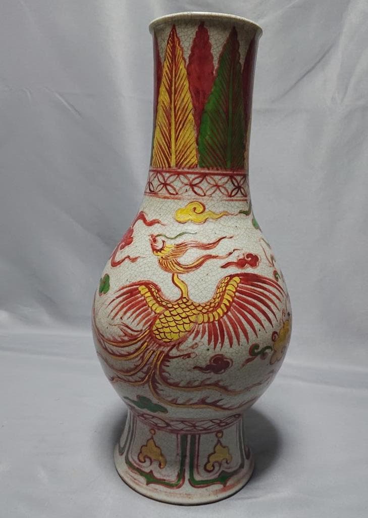 明　萬歴年間　（1573～1619）　五彩色絵鳳凰文瓶　39.6㎝