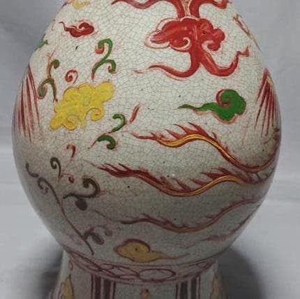 明　萬歴年間　（1573～1619）　五彩色絵鳳凰文瓶　39.6㎝