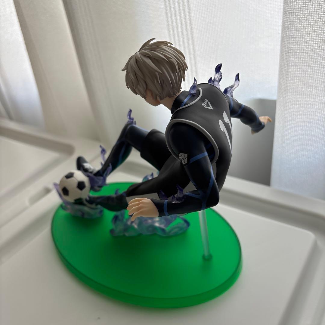 最安値 フリュー ブルーロック 凪 誠士郎 1/7スケールフィギュア