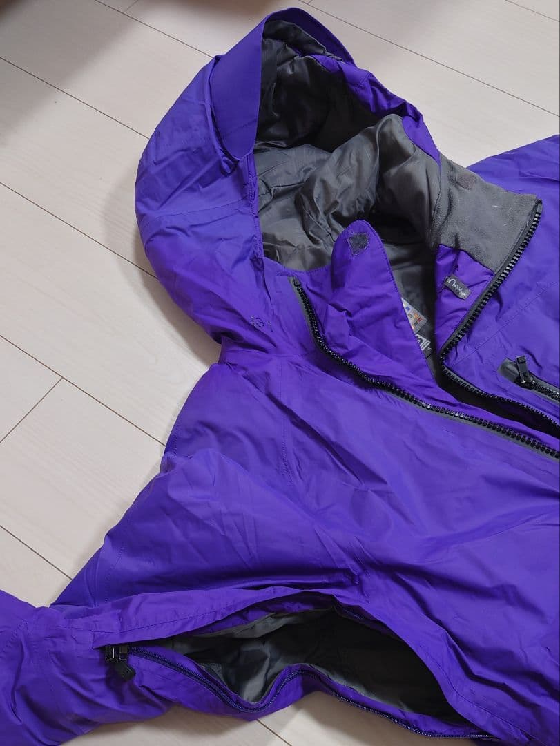 【週末値下げ】BURTON［ak］スノーボードウェア ダウン GORE-TEX