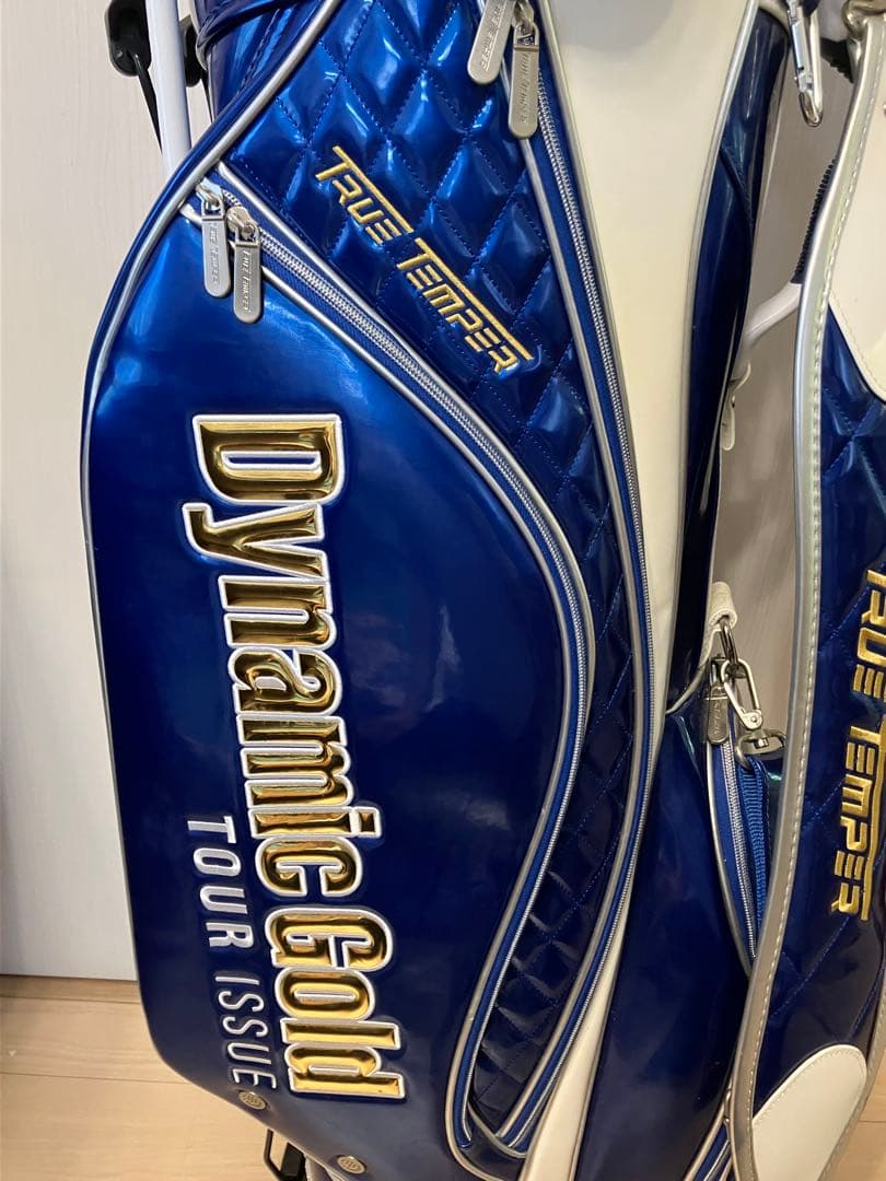 Dynamic Gold Tour Issue キャディバッグ