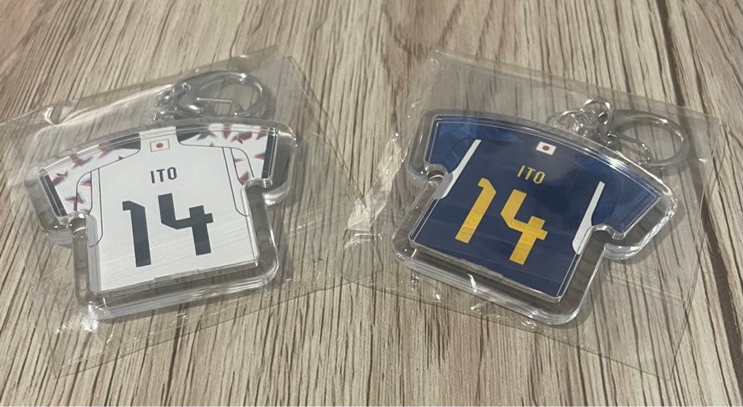 伊東純也　サッカー日本代表　キーホルダー　2個セット（ホーム&アウェー）希少品