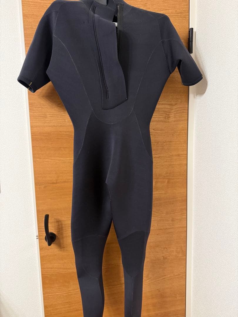 ウェットスーツ　メンズ　2セット　SEVEN サーフィン