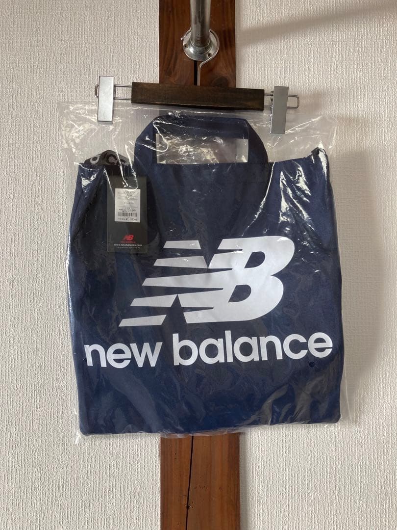new balanceベンチコート