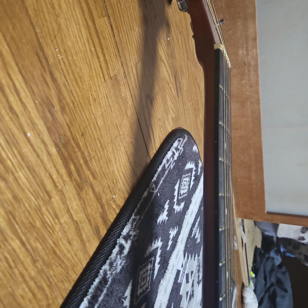 Jasmine アコースティックギター カッタウェイby Takamine