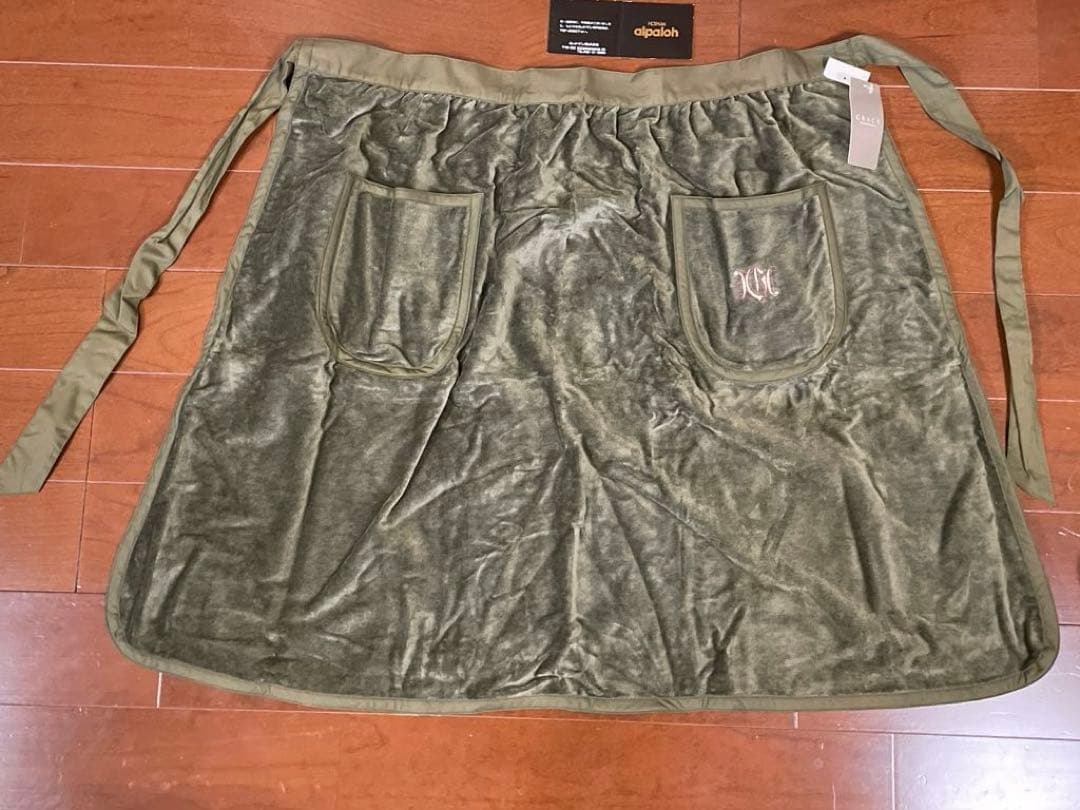★半額以下超お得★【ホットマン】【新品タグ付き】エプロン黒とカーキ２枚セット