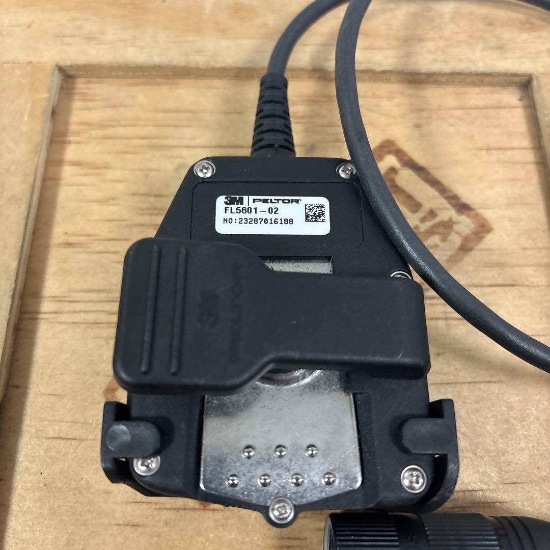 美品　米軍 実物　PELTOR PTT スイッチ アダプター ペルター　②