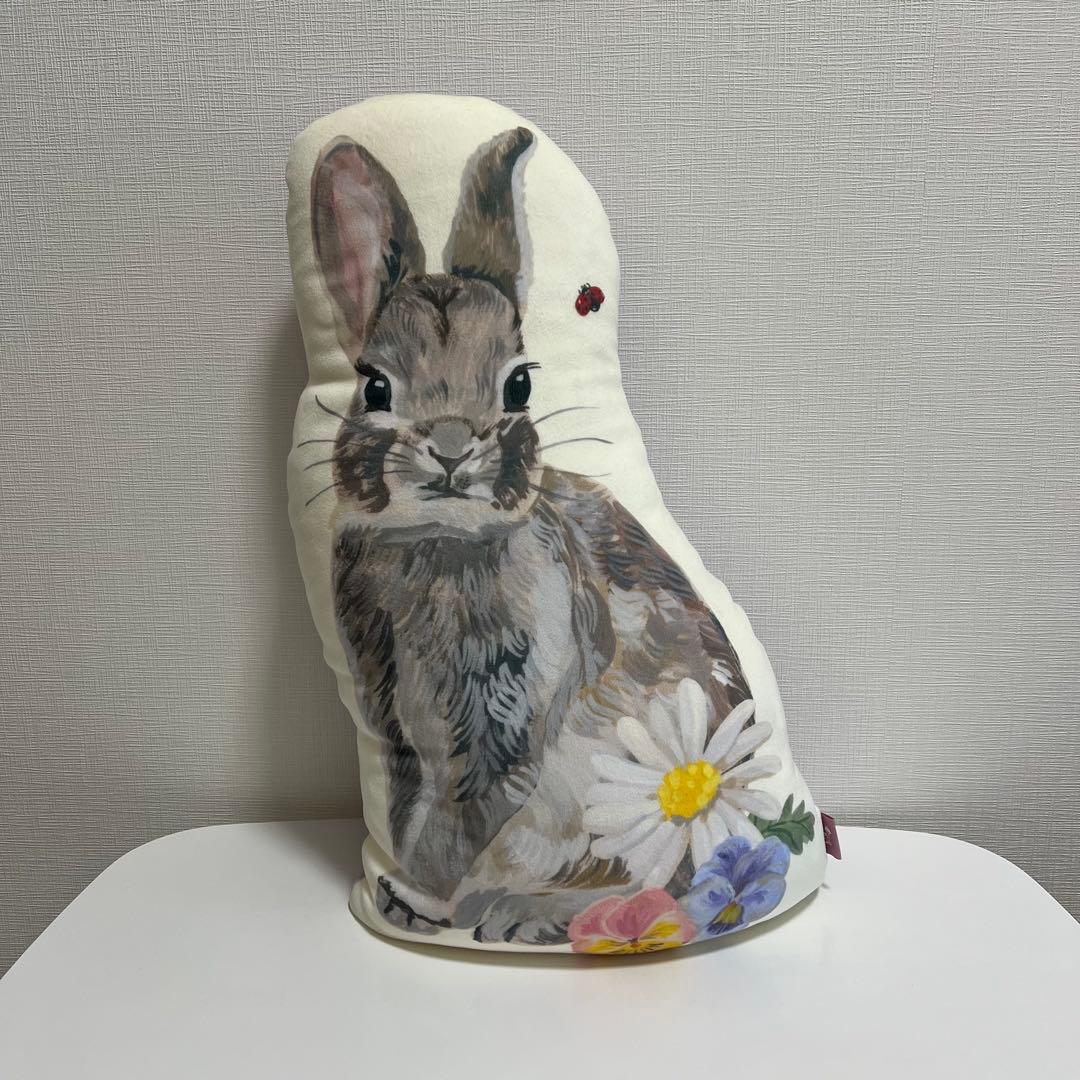 ナタリーレテ クッション
