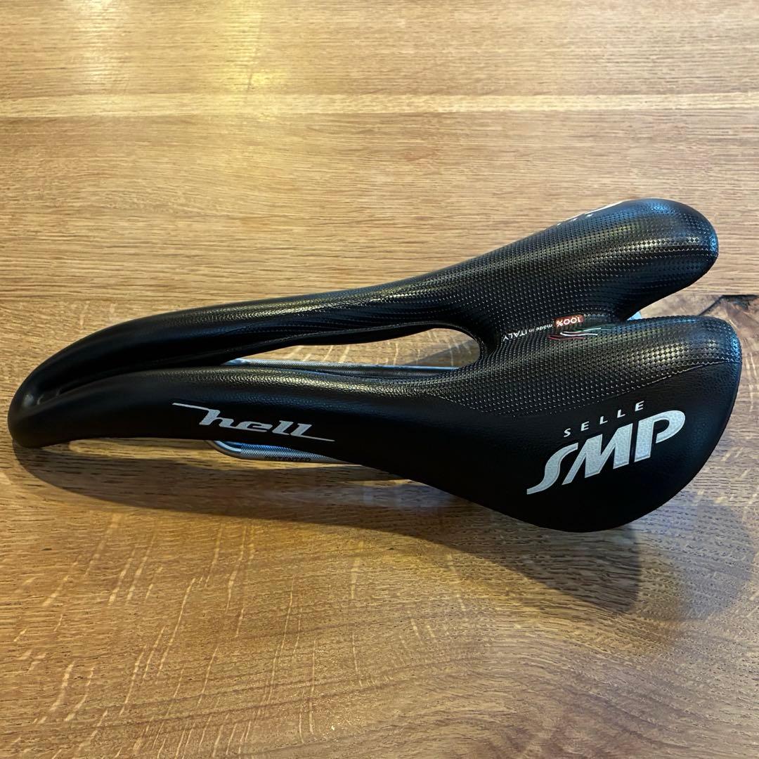 SMPサドル hell ブラック 144mm