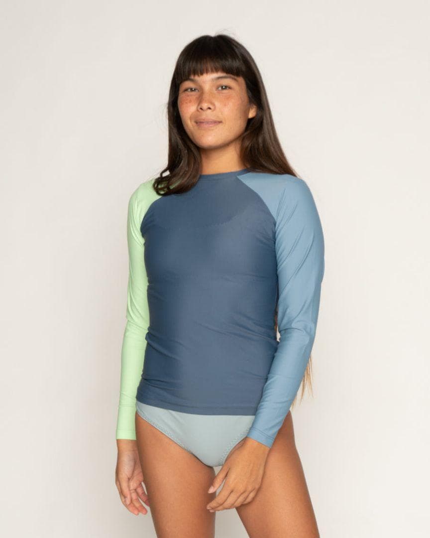 新品　Seea Doheny Rashguard 　XS　シーア　サーフィン　海