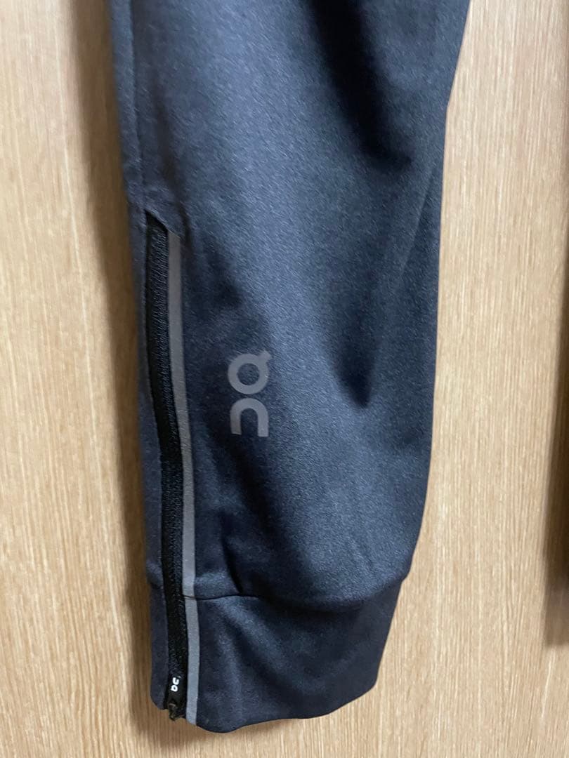 On ランニングパンツ　レディースXS