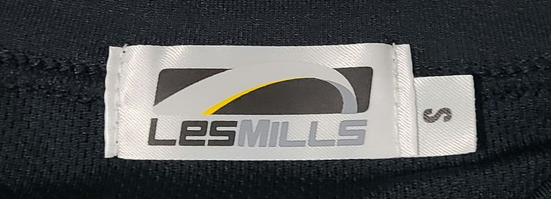 サイン入り　LESMILS(レスミルズ)Tシャツ