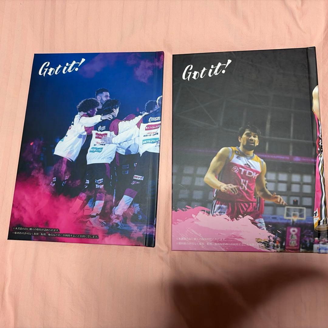 秋田ノーザンハピネッツ　Bリーグ　2022-2023 フォトブック　2冊セット