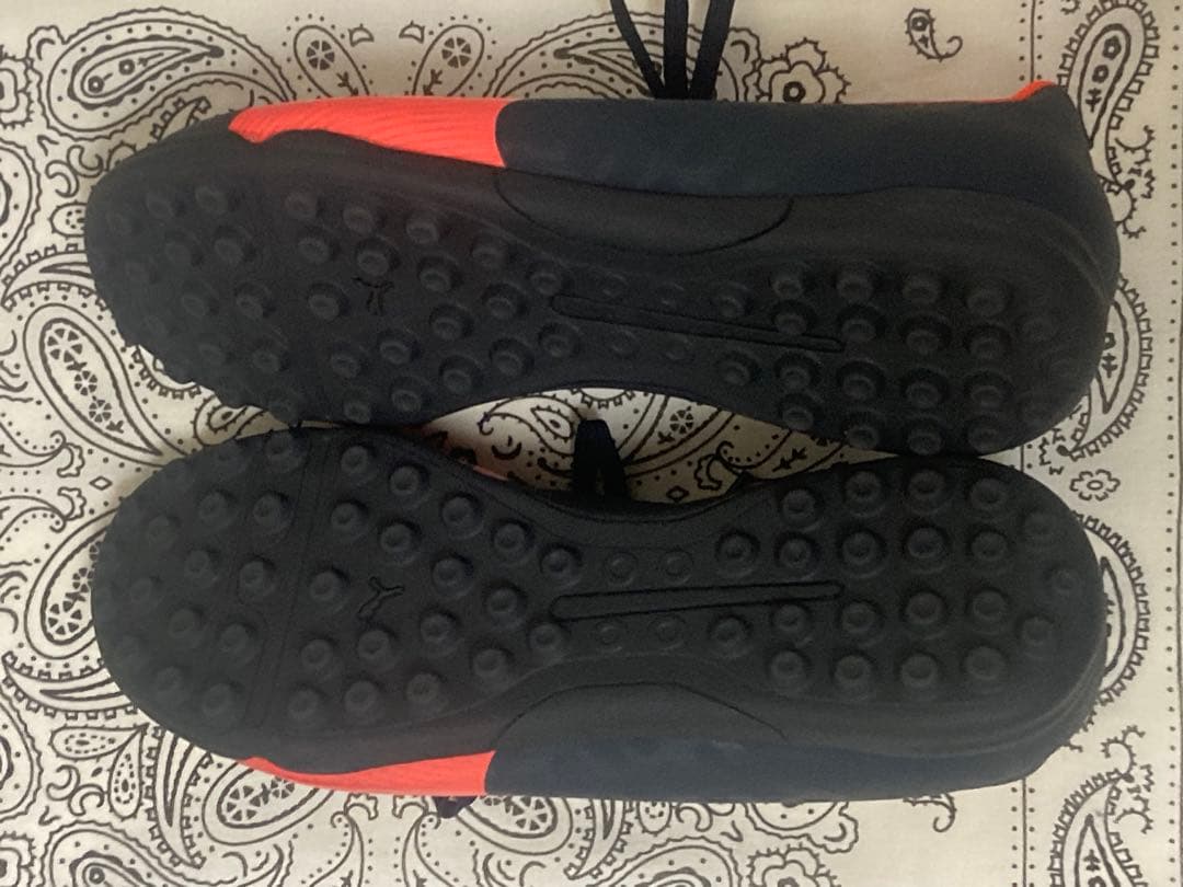【未使用】26〜26.5cmPUMA EVO SPEED 5フットサルシューズ