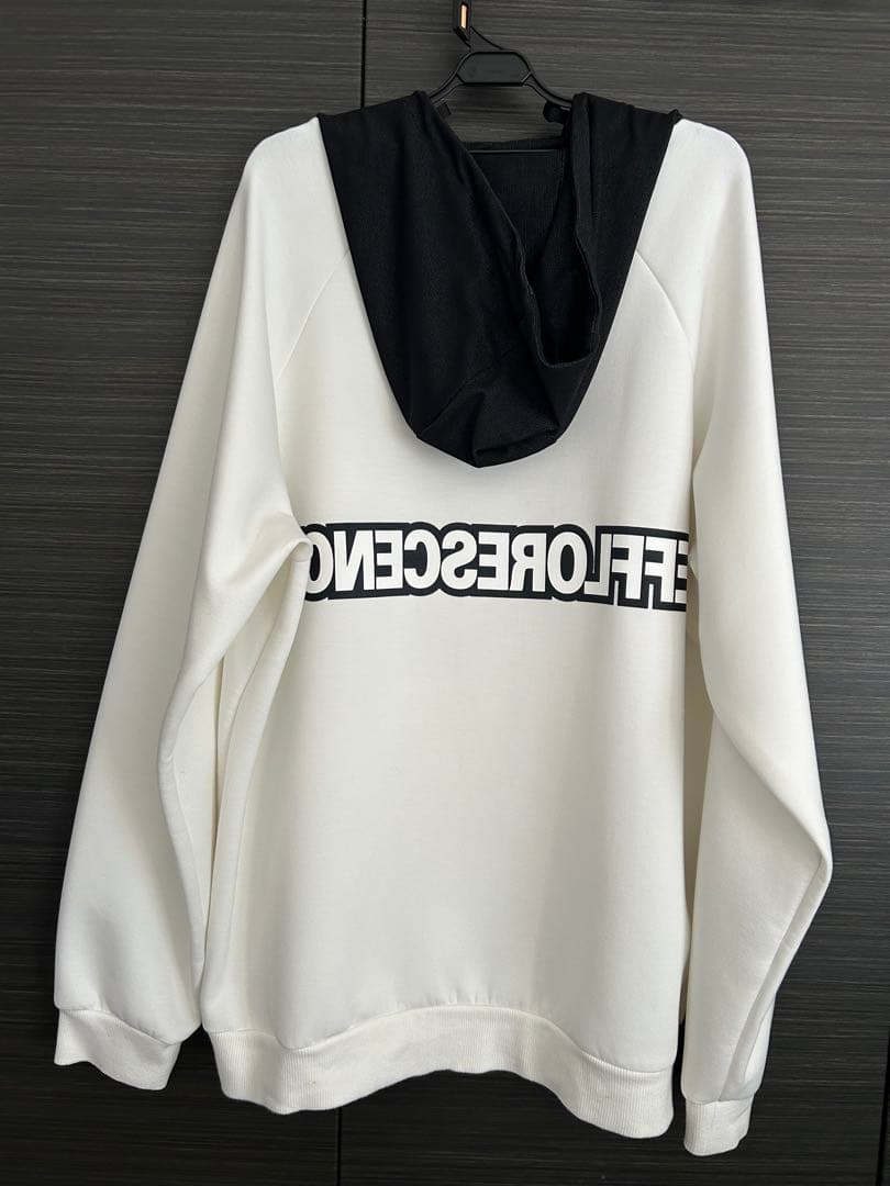 エフロレッセンス　パーカー