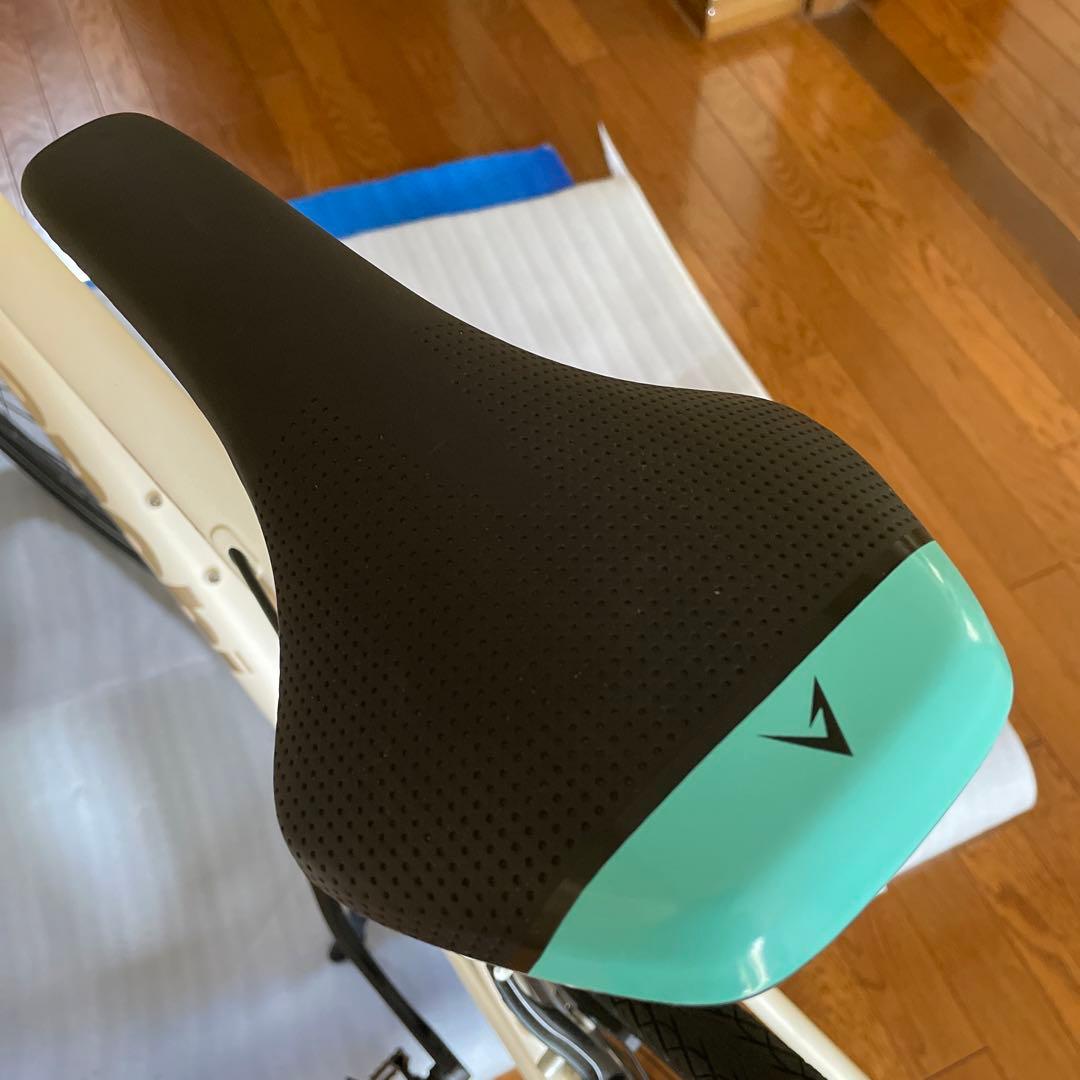 ビアンキ　C-SPORT1 ホワイト　綺麗な梱包でのお届けになります。