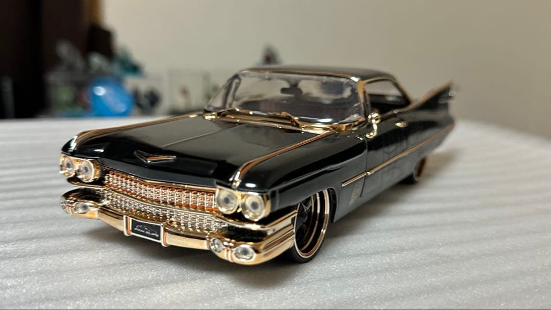 早い者勝ち！美品！1957年型キャデラックとCHEVROLET　BEL　AIR