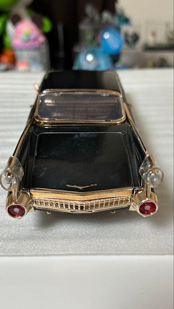 早い者勝ち！美品！1957年型キャデラックとCHEVROLET　BEL　AIR