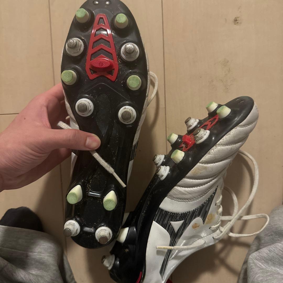 Mizuno Morelia 4サッカーシューズ ホワイト/レッドMIX