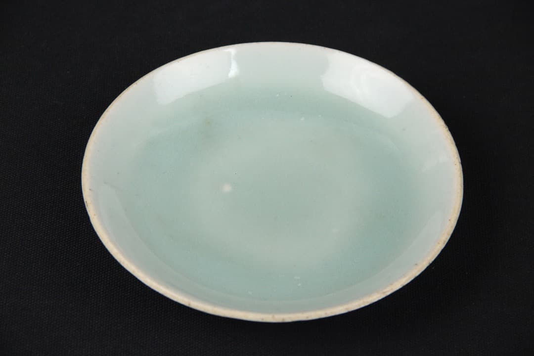 中国美術 景徳鎮 豆青釉　一対　唐物　古物　 古い小皿 落款あり EN25-7
