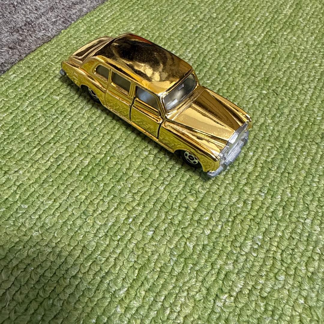 TOMICA ロールスロイス ファントム VI F6 金色